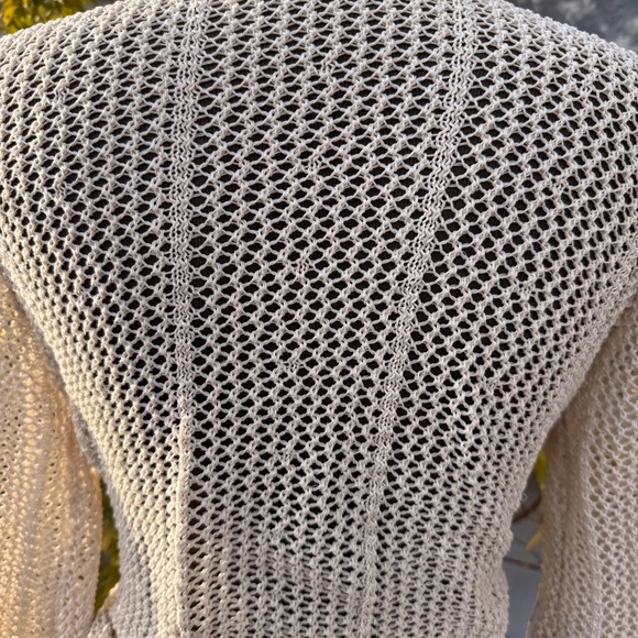 Must have Ivory open-weave wrap top - Picture 8 of 9